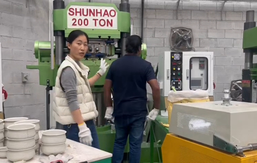 วิธีการผลิตเครื่องใช้บนโต๊ะอาหารเมลามีนคุณภาพสูง?