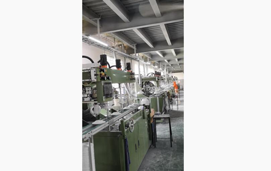 แนวโน้มทั่วไป: โรงงานผลิตเครื่องใช้บนโต๊ะอาหารเมลามีนใช้หุ่นยนต์แทนการทำงานด้วยมือ